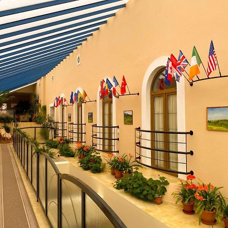 Liptovský Mikuláš Hotel Steve מראה חיצוני תמונה