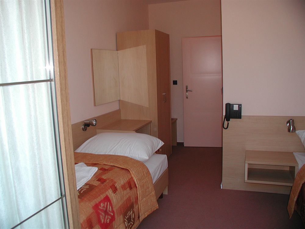 Liptovský Mikuláš Hotel Steve מראה חיצוני תמונה